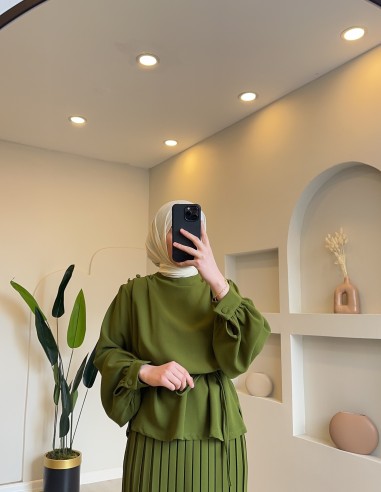 1520 omuzu düğmeli krep takım elma yeşil