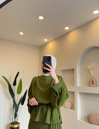 1520 omuzu düğmeli krep takım elma yeşil