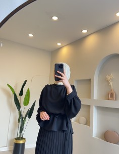 1520 omuzu düğmeli krep...