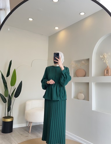 1520 omuzu düğmeli krep takım zümrüt