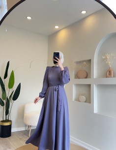 91190 kuşaklı saten elbise...