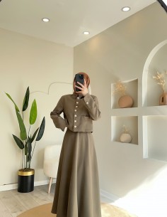 2850 Düğmeli Ceketli Takım...