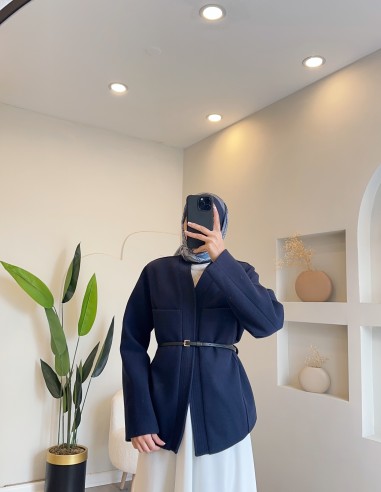 HK25141 kontrast deri kemerli çeket...