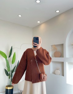 B640 düğmeli kısa hırka...