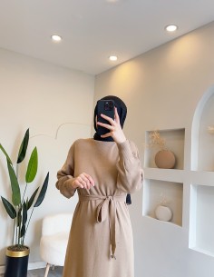 9017 kuşaklı triko elbise bej 2