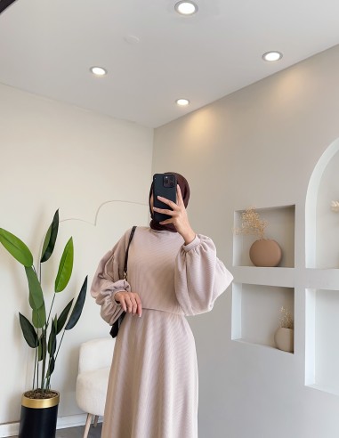 803 yanlardan bağlamlı elbise taş