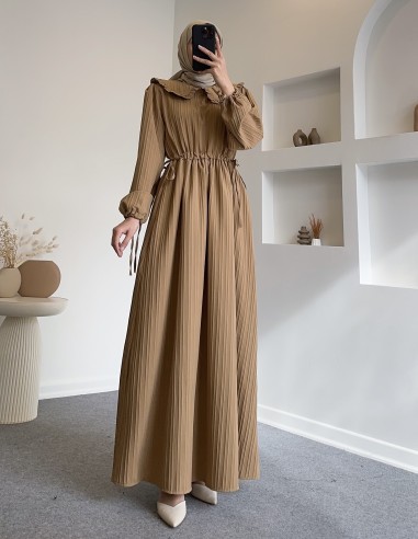 25Y9123 yaka detay bel büzgülü elbise...