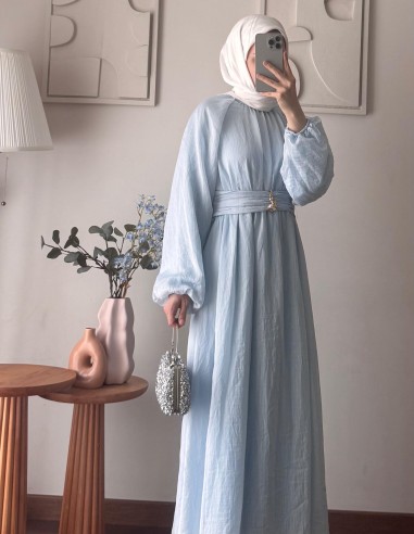 5168 kuşağı broşlu elbise - mavi