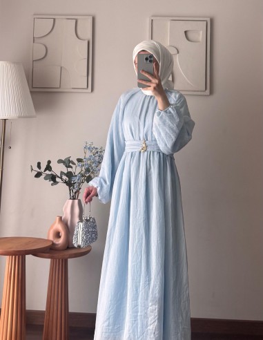 5168 kuşağı broşlu elbise - mavi